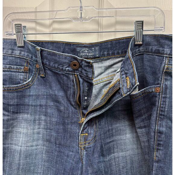 Lucky Jeans 363 Vintage Straight Distressed Men’s Size 33 32 - Picture 3 of 8